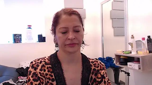 Eva_twiss - show naked is goal