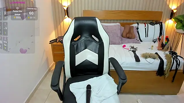 Luciana_ballesteros_ - Put on my sexy anal plug and my ears