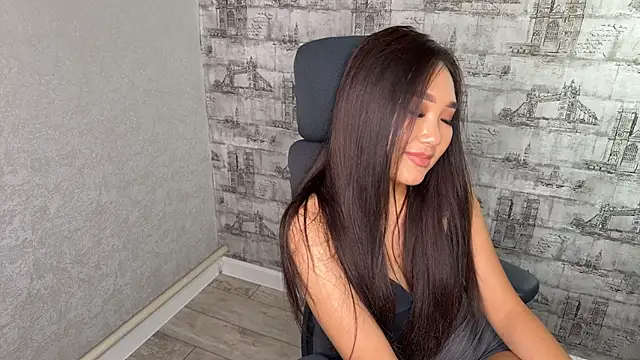 Loll1_Bunny - wiggle around in chair