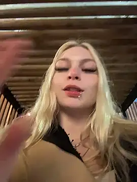 AngelinaTous - I'll show you my boobs on the street 🤭