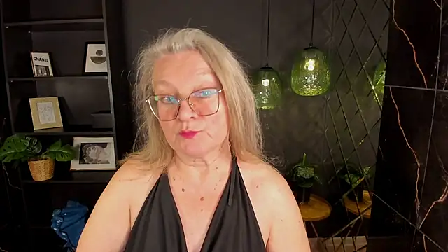 NataliMellow - Slap my butt 10 times