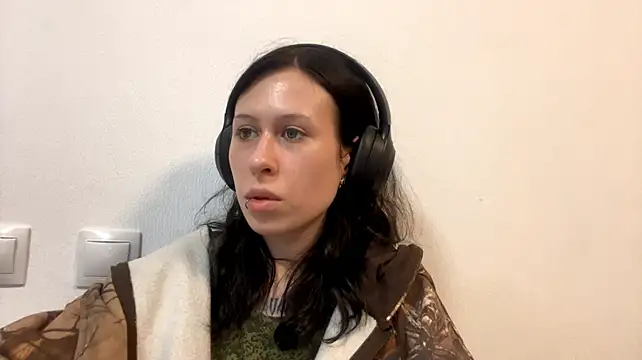 AteEtonian - eye contact 1min