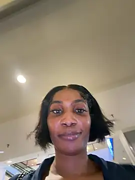 ___Nessa - Rub clit&squirt on body public