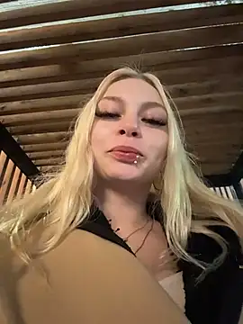 AngelinaTous - I'll show you my boobs on the street 🤭