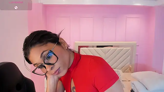 YARA_SHINE2 - PLUG ANAL AND FINGER IN MY PUSSY🍑