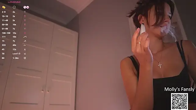 -JuicyMolly- - lower short: panties check from behaind