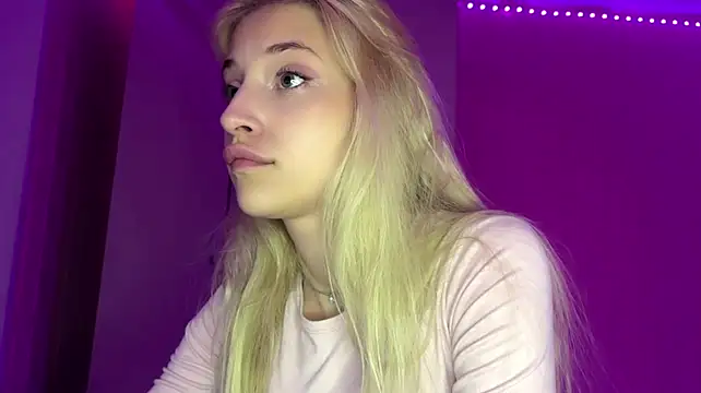 FiveFootBlonde - kiss you