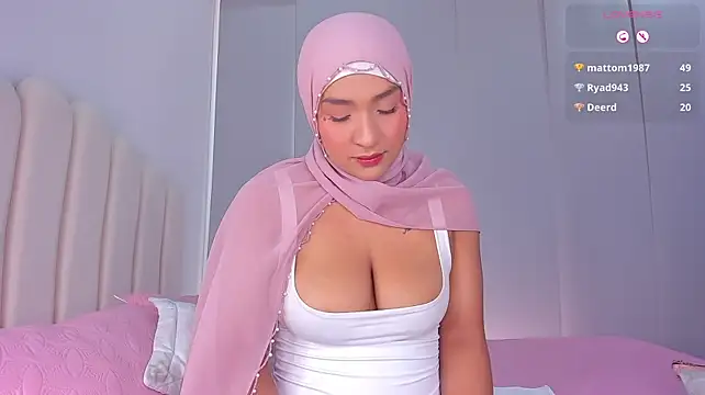 Amira-Zahra - FEET JOB AND OIL