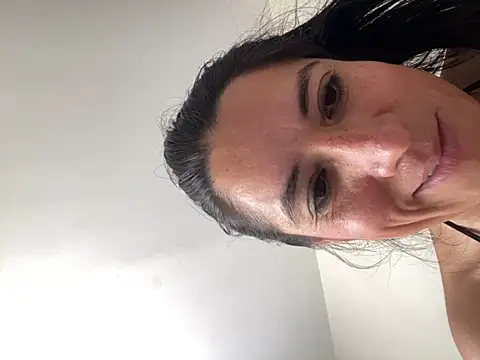Mila_rebel - oil show in boobs