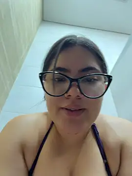 Valenhill@xh - Nude in the men's bathroom