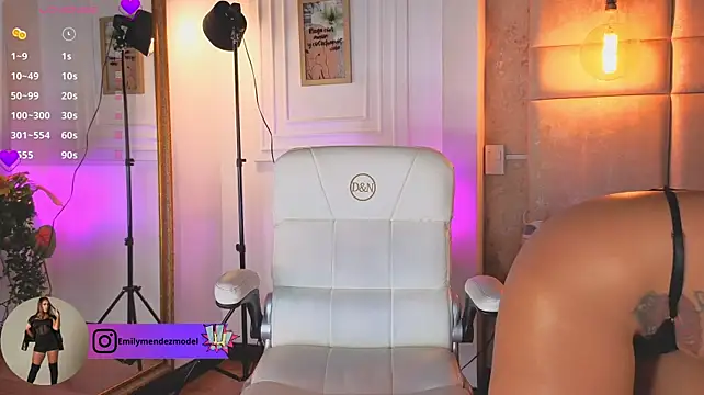 AlessiaLondon - 10 Hard Spank Ass + Squeeze Ass