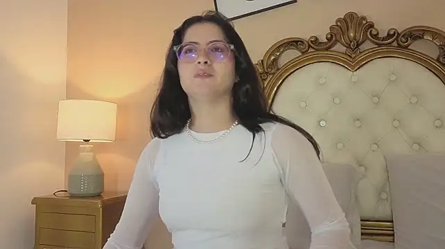 LiLLiAnderson - ⭐ Pinching my nipples