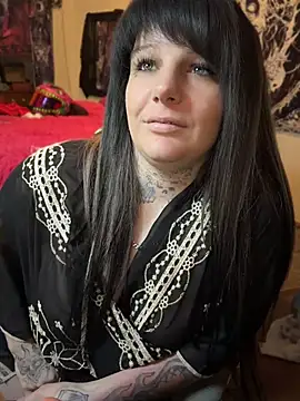 Royal9123 - Help me I need my nails done
