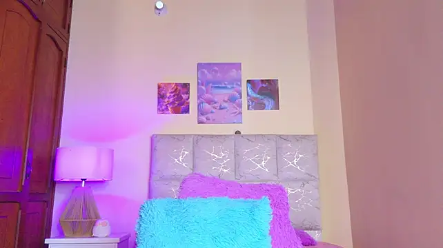 Yensy_hott - sexy dance + 2 finger pussy