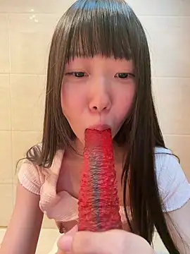 Xinyu789 - 一点半开票异形魔舌喷水120
