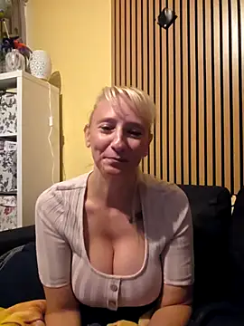 JadeVelvet- - stand up and boobs out for 5 min 💦