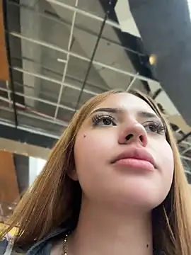 ChloeCollins__ - SQUIRT IN PUBLIC BATHROOM💦