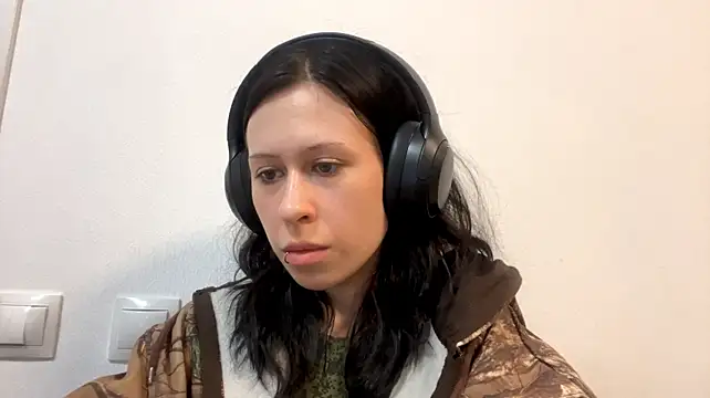 AteEtonian - eye contact 1min