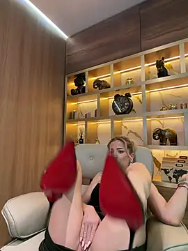 MissEmaDivine - Let me feel your touches🥵