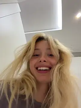 PollyLolly - shake ass + spank me x8 MEN WC