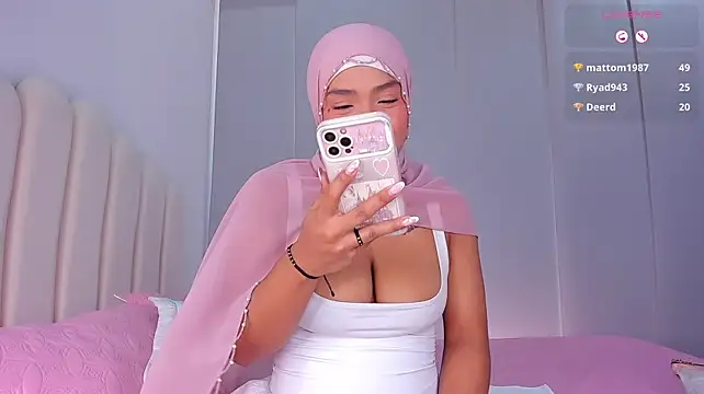 Amira-Zahra - FEET JOB AND OIL