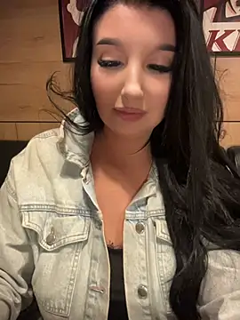 Tisha_Busty - PANTIES ASIDE+rub PUSSY near people KFC