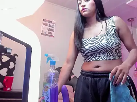 Luisamorety - Three fingers in pussy