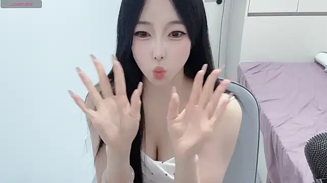 Yiyi-06