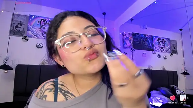 SabrinaV_ - Control toys