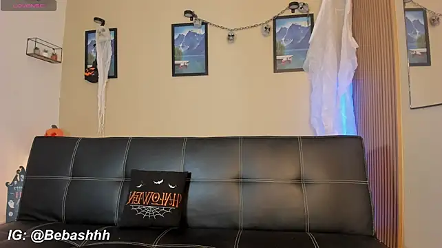 Fyre_divine - Flash boobs