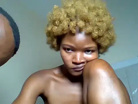 FreakyReign - Destroy my small pussy