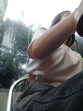 Eva_222 - SHOW BRA IN CAR