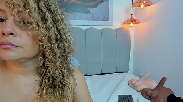 EmmaBoyd - Take off panties/rub your dick in my cli