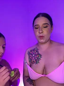 AriaVegaSoe - Vibrate me while they paint my breasts❤️