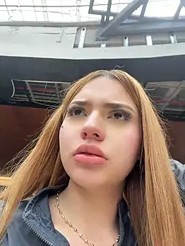 ChloeCollins__ - SQUIRT IN PUBLIC BATHROOM💦