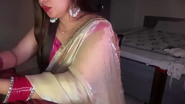 Dikshaindin - show boobs