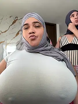 Sweetmuslim01 - video of Sofia licking Lucy's pussy 🥵🥛