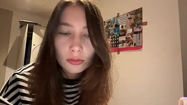 MarkettaChant - suck my fingers close to cam