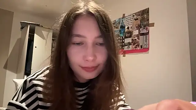 MarkettaChant - suck my fingers close to cam