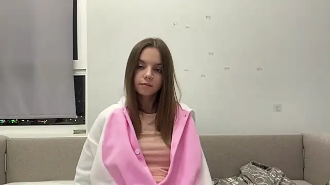 LisaPorse - show tongue + silly face