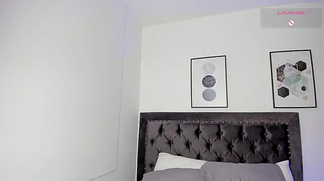 Saraakushh - 💨SPREAD ASS AND RUB💨