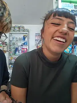 Cute_hollywood1 - bounce tits