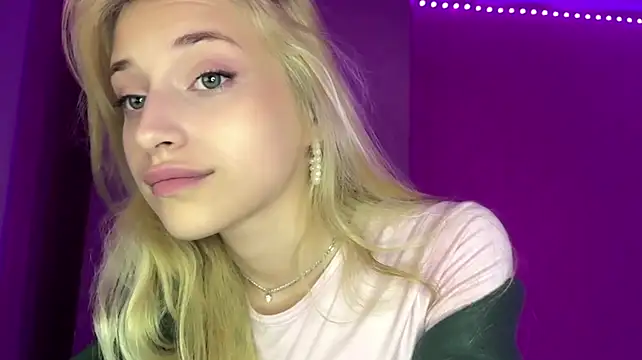 FiveFootBlonde - kiss you