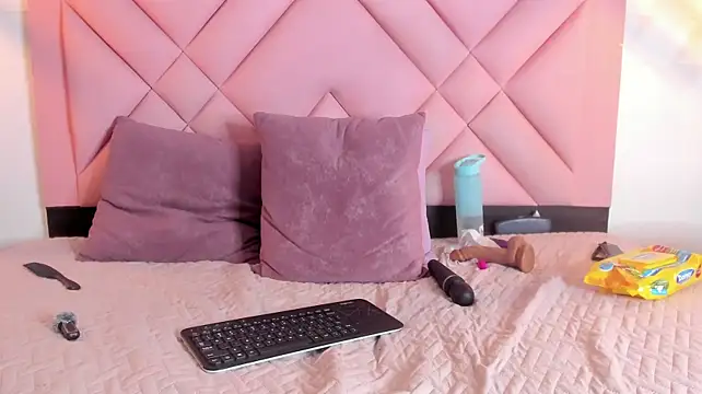 Caroline_daring - Ice on my tits 🧊 👻👻
