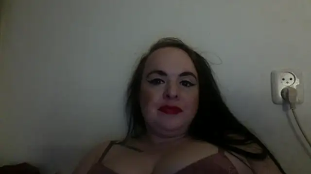 Mrsredlipps - totally naked with free privite show