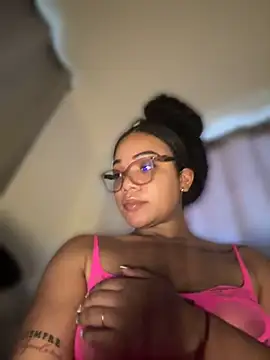 Ashley_Tompson1