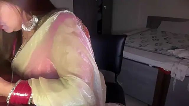 Dikshaindin - show boobs