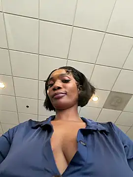 ___Nessa - Squat naked&squirt hard public