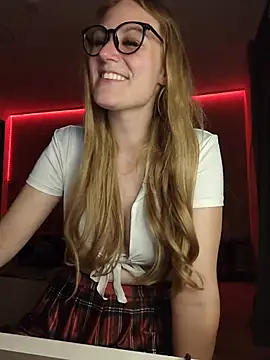 SweetGermanGoddess - 🔥Squeeze and jiggle the tits