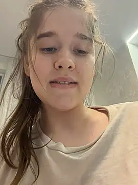 HornyGirlH - SHOW PUSSY